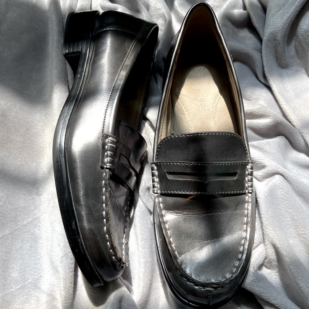Metallic Silver Vegan Leather Loafers 🤍